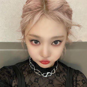 Meet your Posher, Rayna